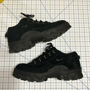 Nike Lahar Low - Men’s 10.5 - New